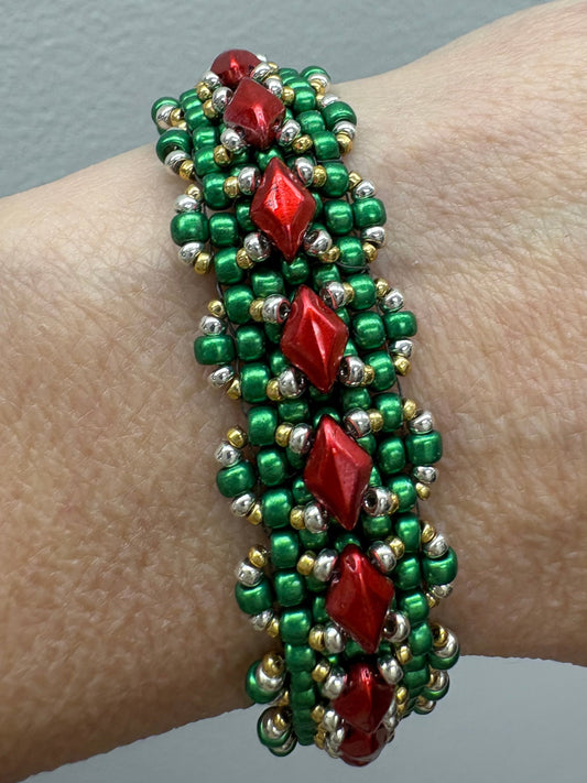 Festive Christmas Bracelet, Handwoven with glass beads