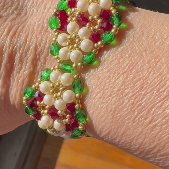 Christmas pearls bracelet video