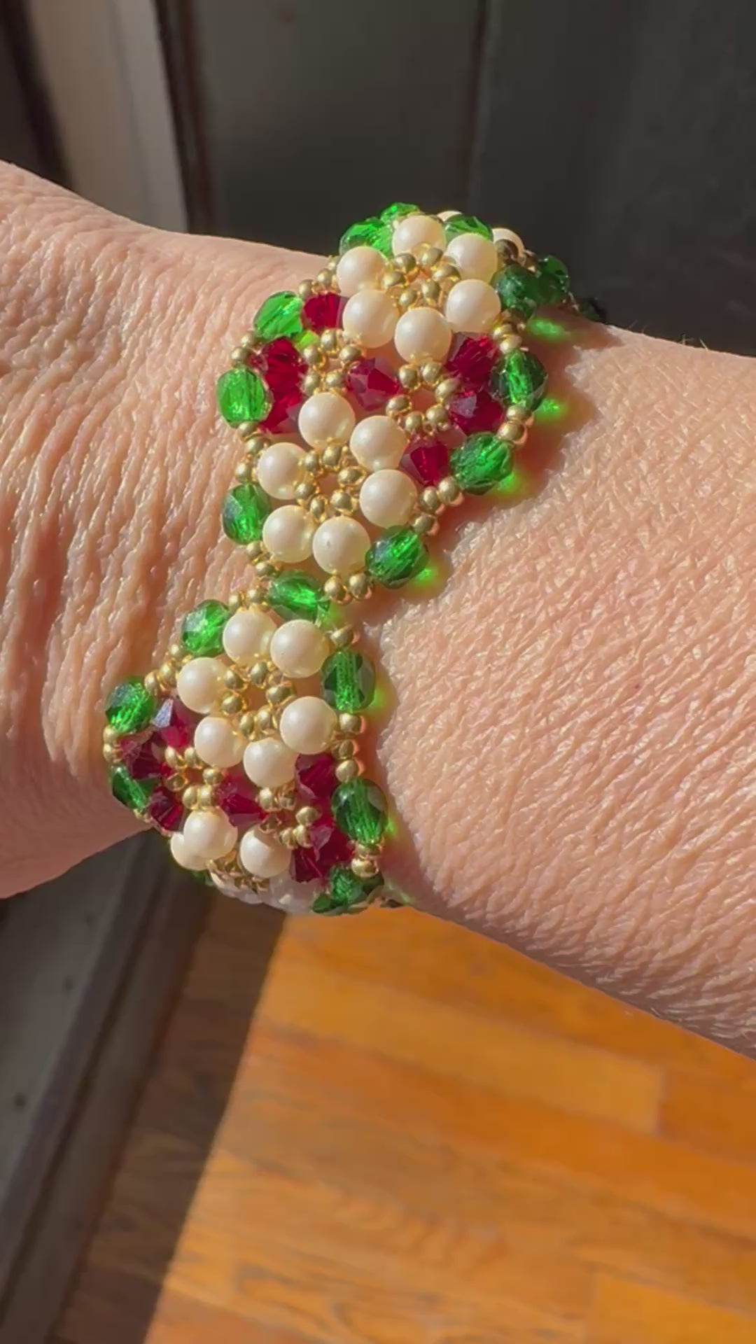 Christmas pearls bracelet video